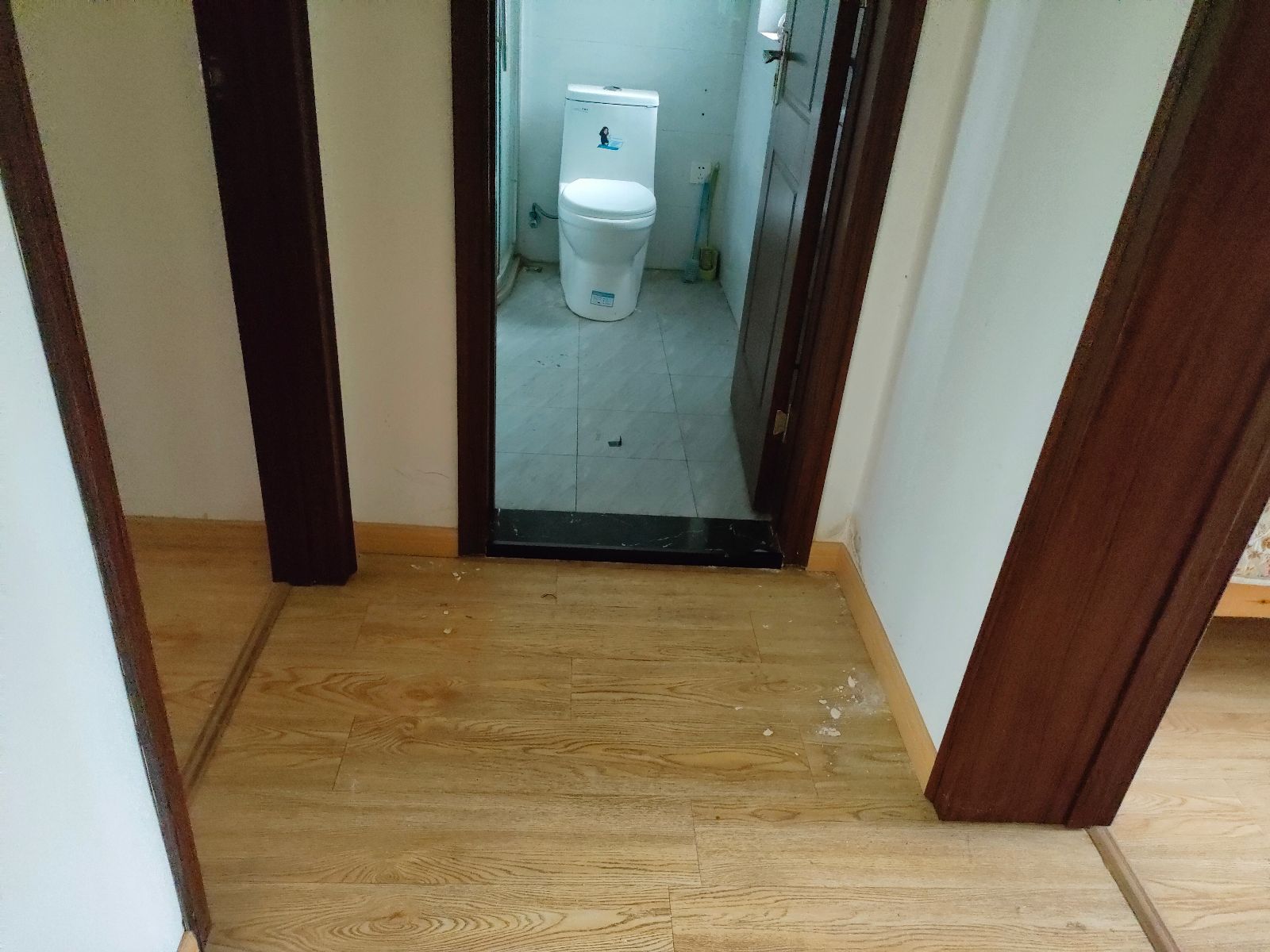 中国江苏省苏州市昆山市建滔裕景园**栋**室