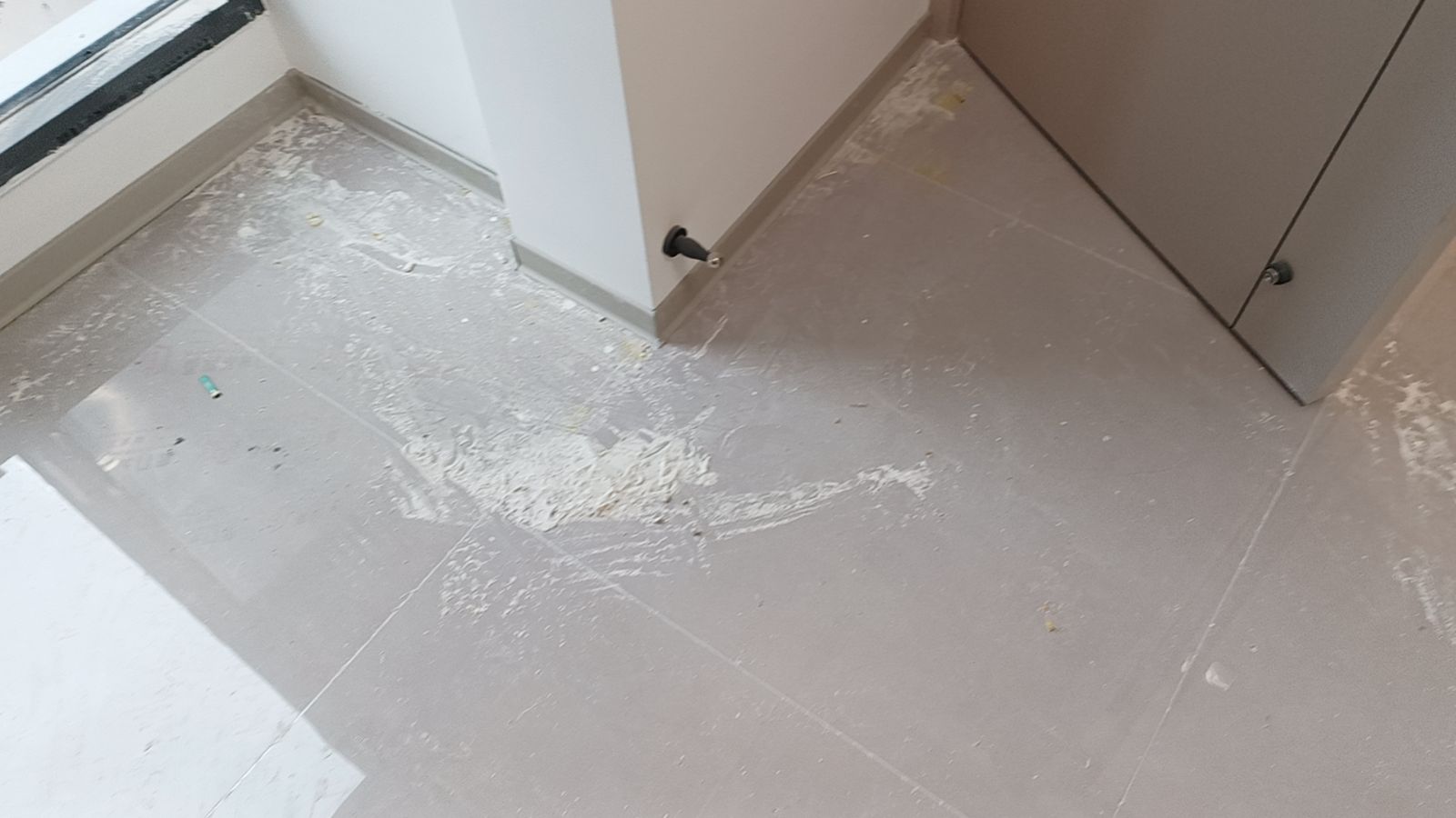 中国江苏省苏州市昆山市绿地**栋**室