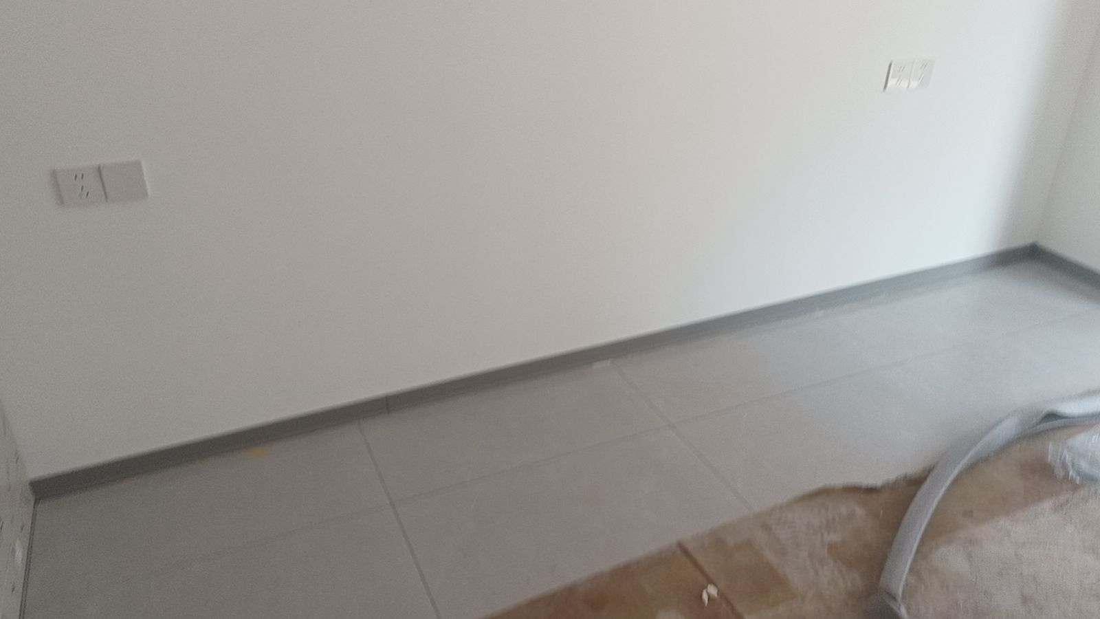 中国江苏省苏州市昆山市赵厍花园B区**栋**室