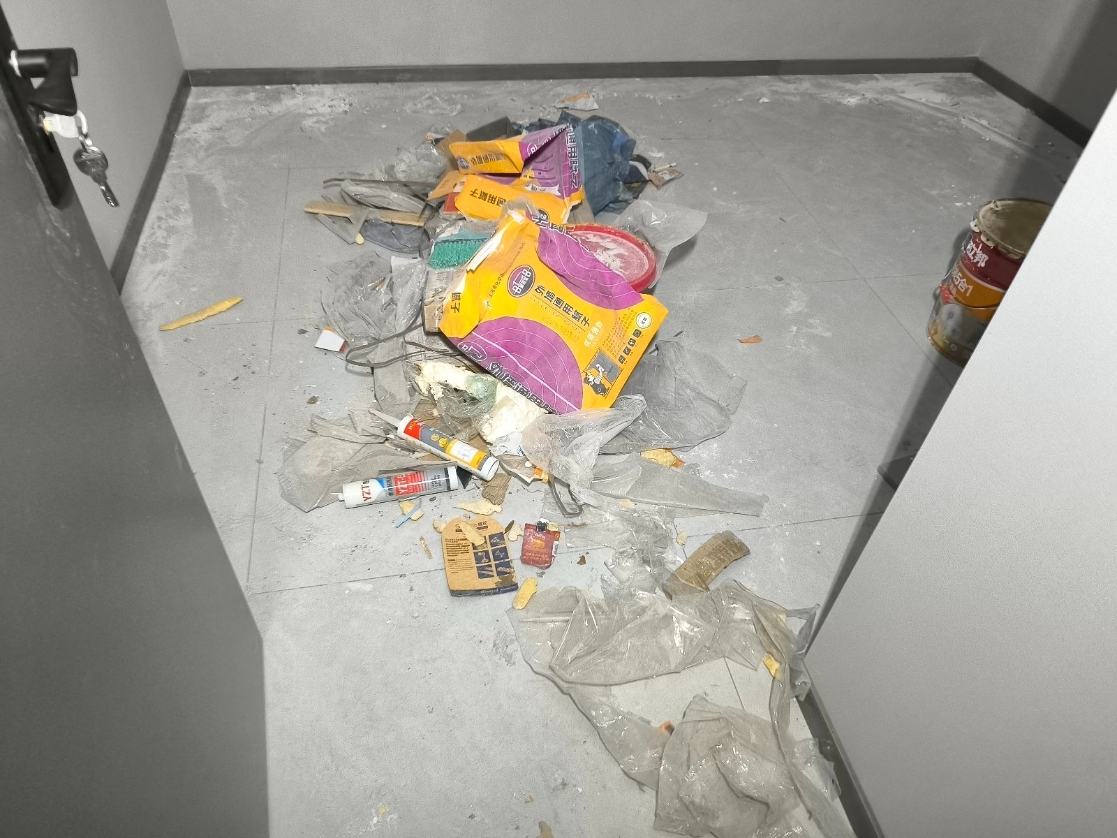 中国江苏省苏州市昆山市良景园**栋**室