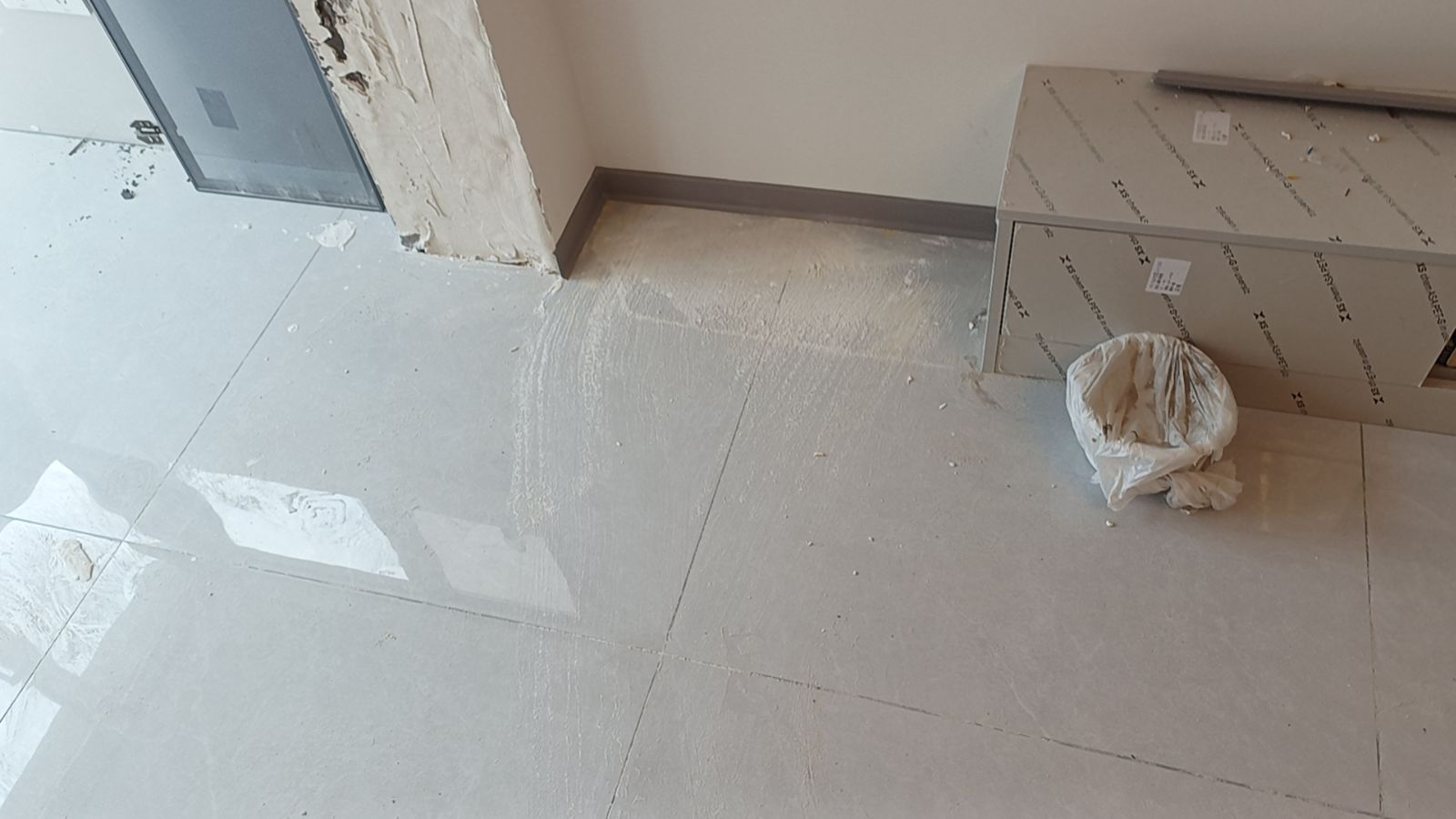 中国江苏省苏州市昆山市裕花园**栋**室