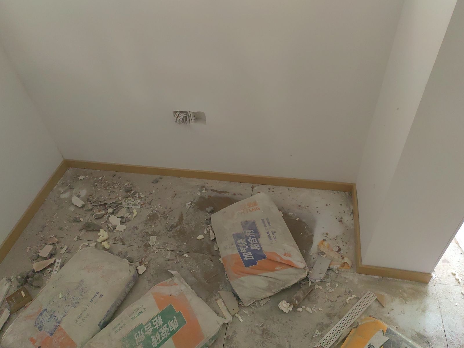 中国江苏省苏州市昆山市合兴苑门口面包房