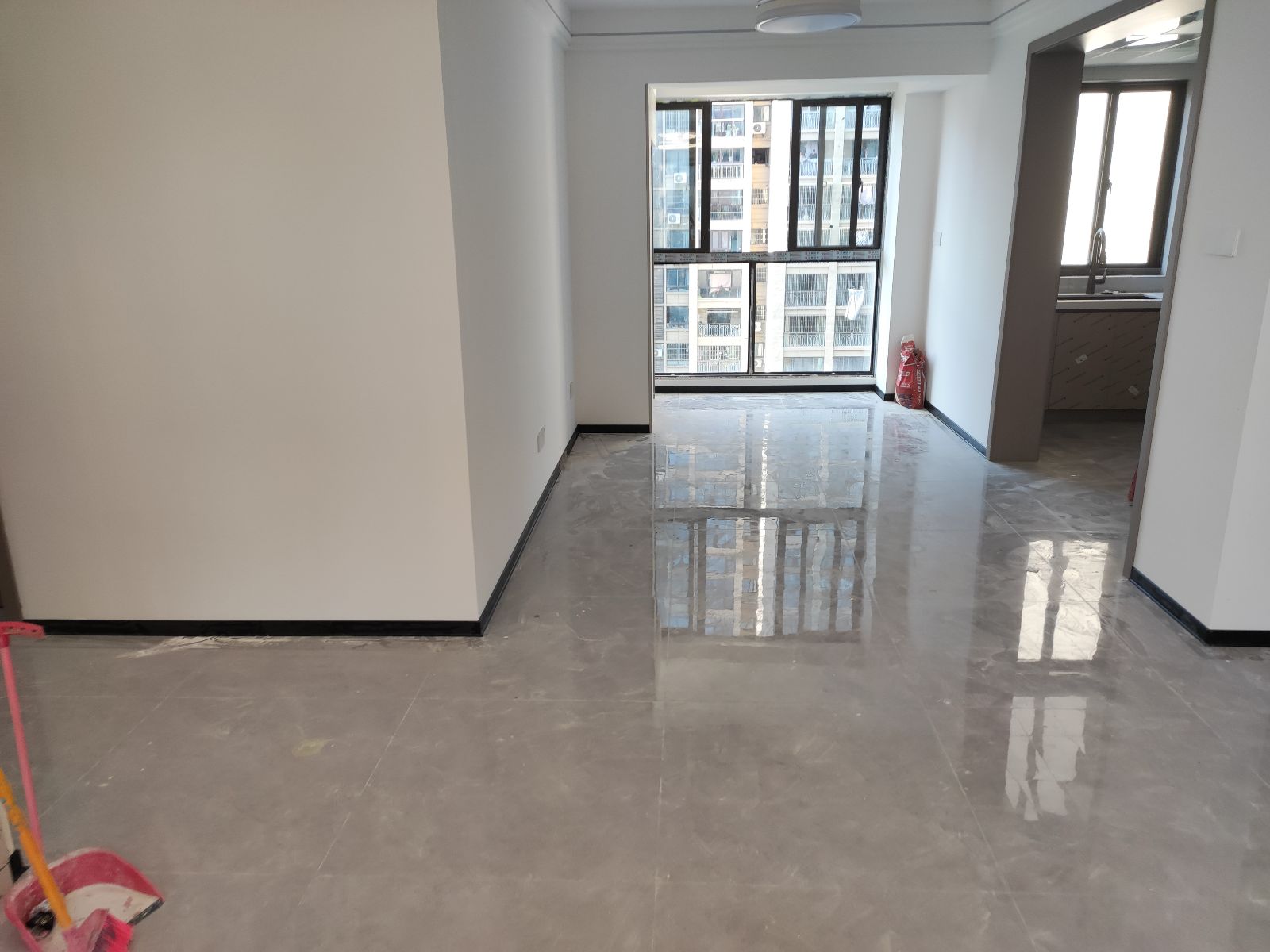 中国江苏省苏州市昆山市合生颐廷**栋**