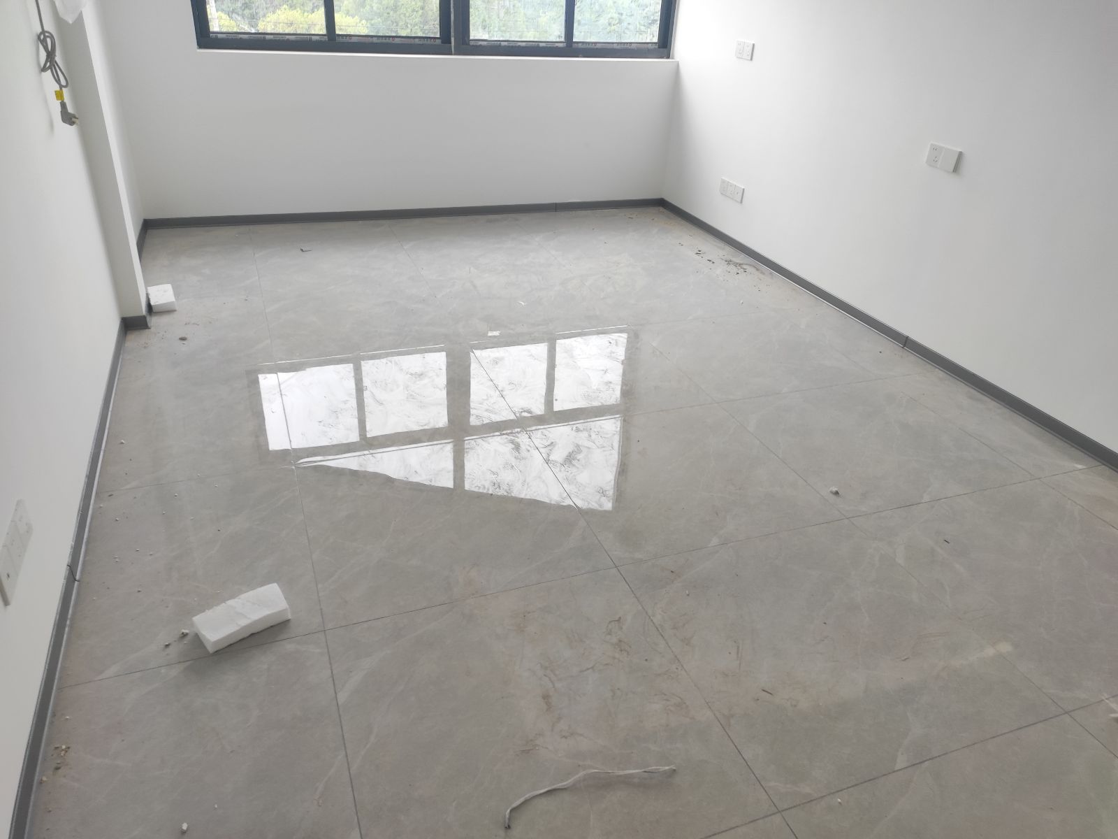 中国江苏省苏州市昆山市富华东村**栋**