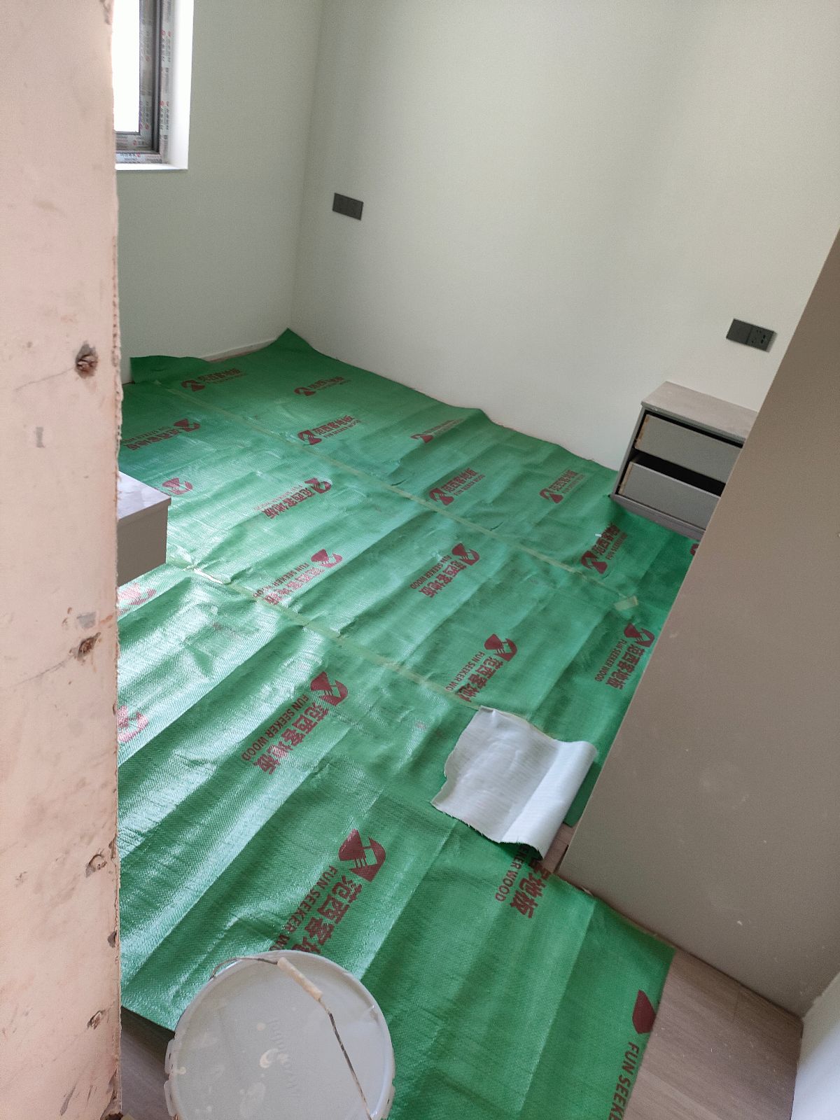 中国江苏省苏州市昆山市娄邑爱河**栋**室