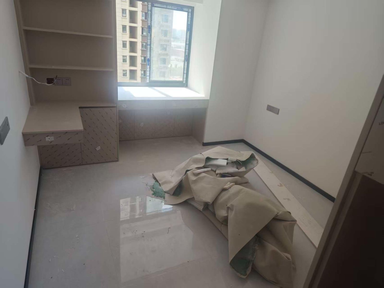 中国江苏省苏州市昆山市宇业天逸商业广场**栋**