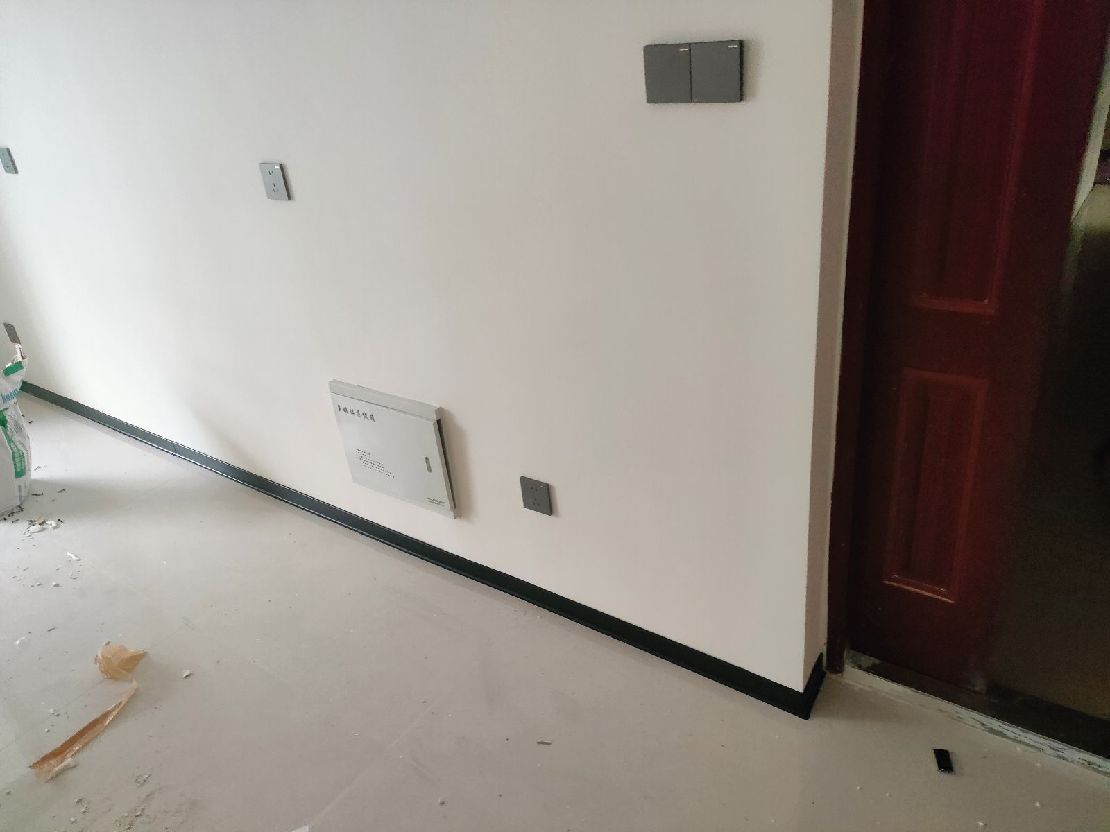 中国上海上海市松江区新弘国际城**栋**室