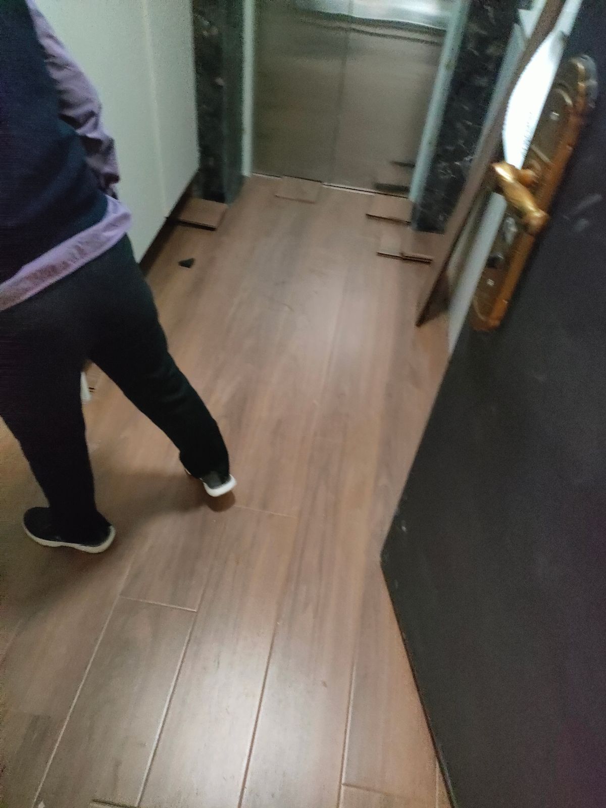 中国江苏省苏州市昆山市康城花园**幢**电梯门口**/**