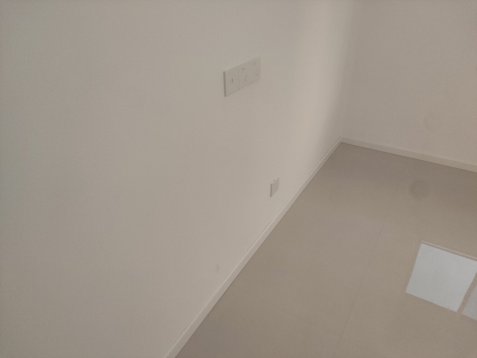 中国江苏省苏州市昆山市张浦港星花园**栋**室