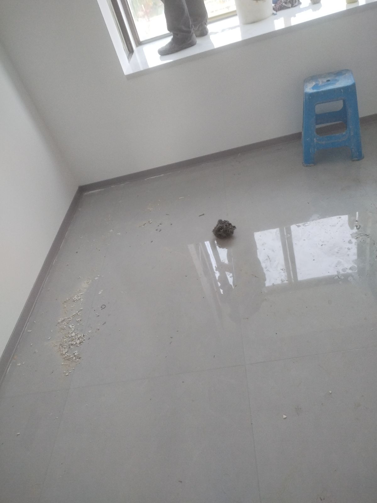 中国江苏省苏州市昆山市更楼新苑**栋**室