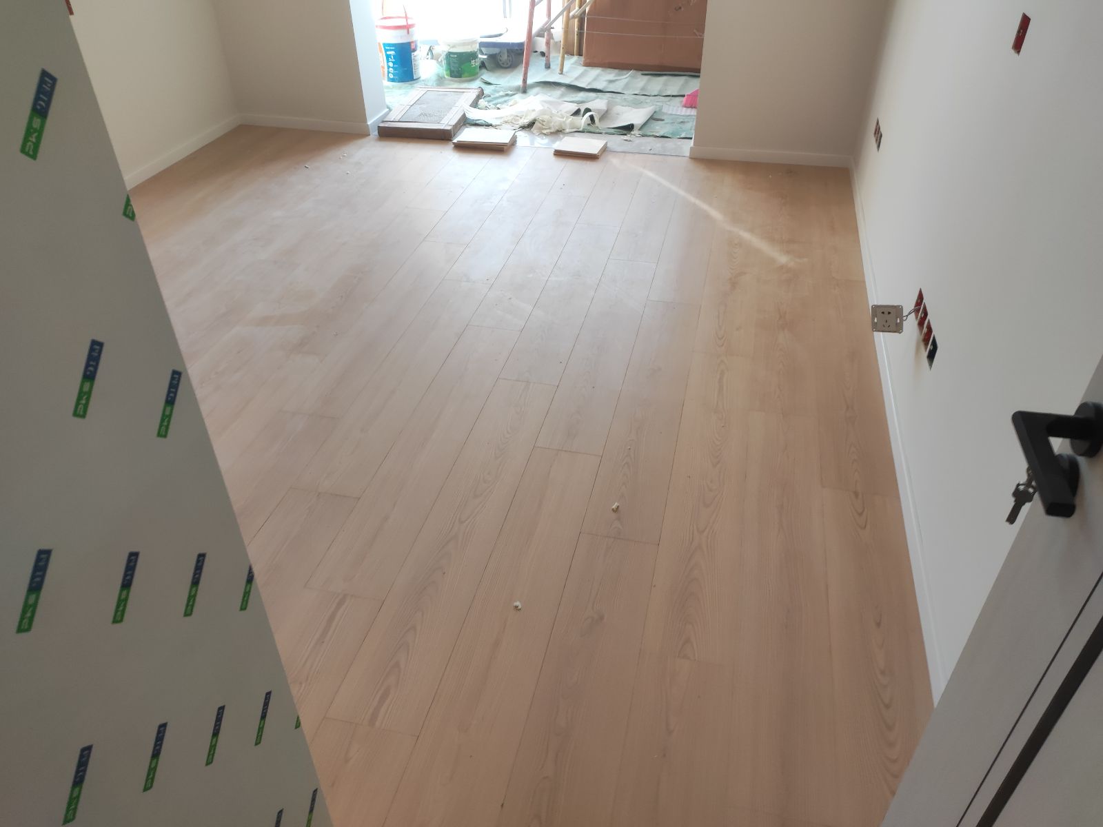 中国江苏省苏州市昆山市花桥鑫都汇**栋**室