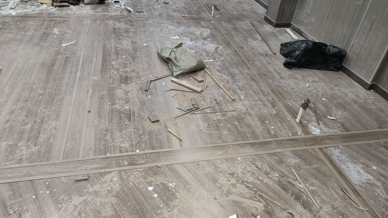 中国江苏省苏州市昆山市绿地**新城安德唐大药房右边楼梯二楼