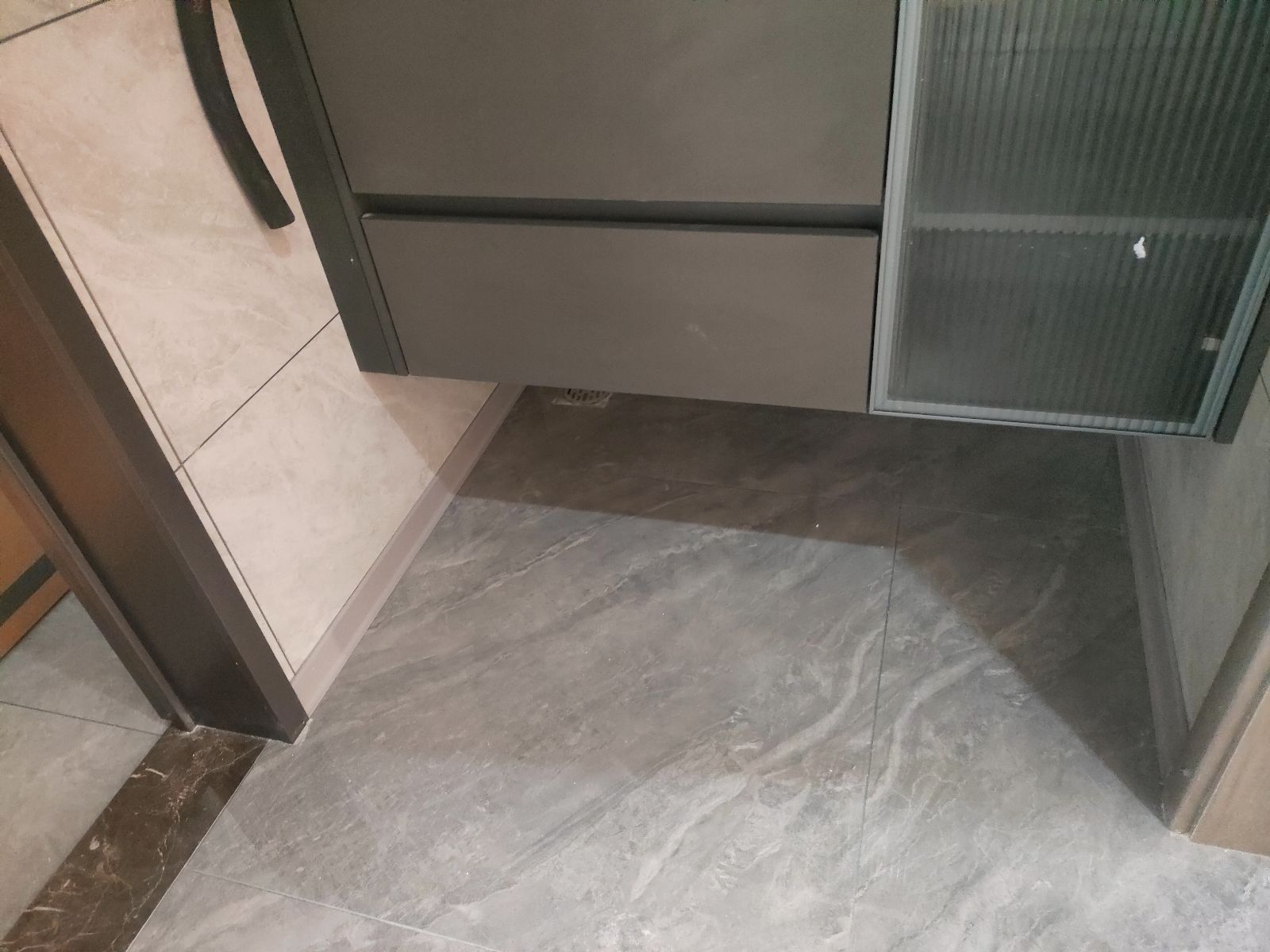 中国江苏省苏州市昆山市金城花园**栋**