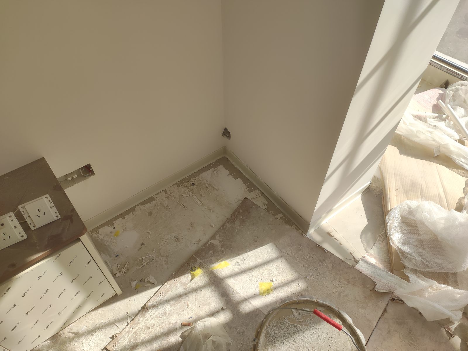 中国江苏省苏州市昆山市蓬溪园C**区**栋**