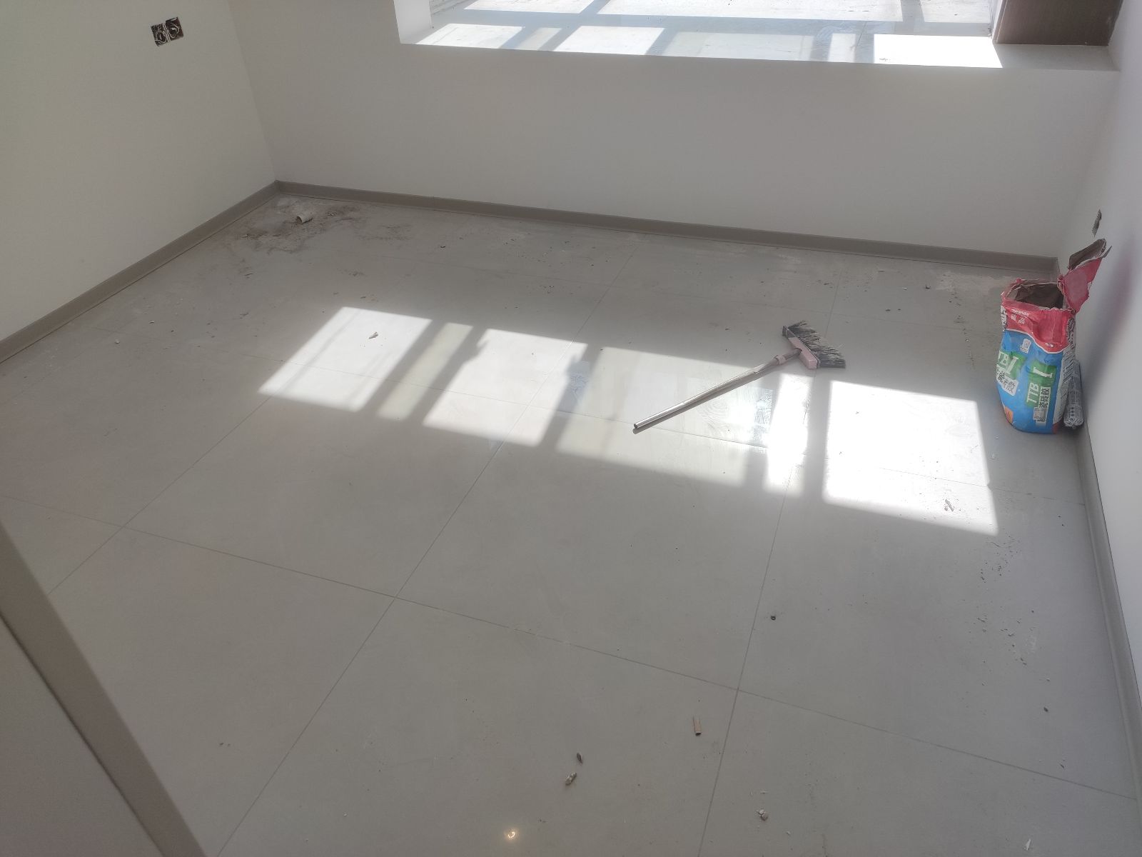 中国江苏省苏州市昆山市绿地**栋**