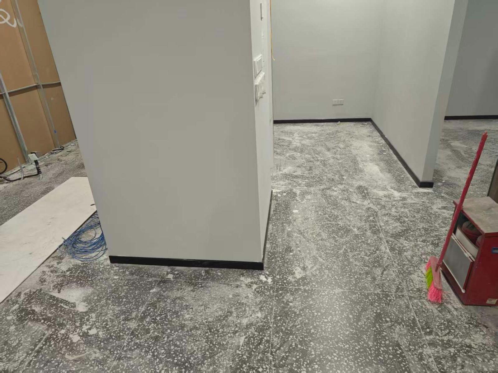 中国江苏省苏州市昆山市鸿姐老火锅首创奥特莱斯**楼**室