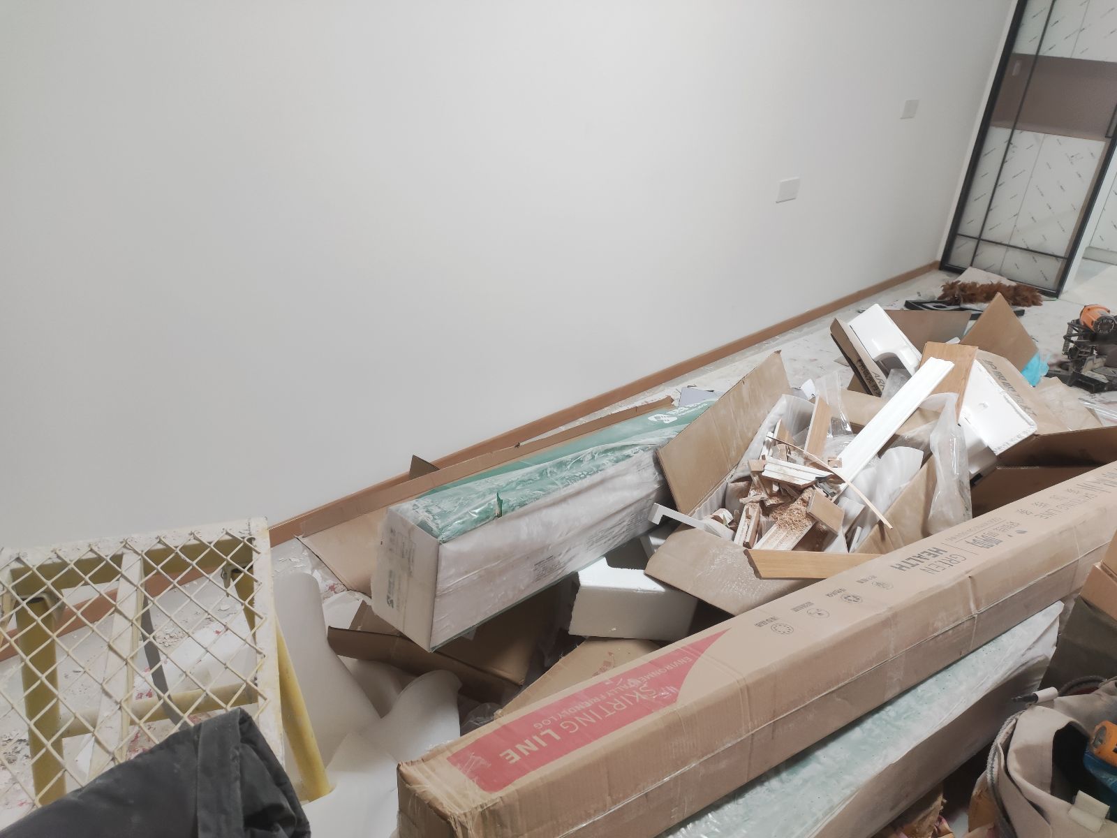 中国江苏省苏州市昆山市淀山湖壹号**期**栋**