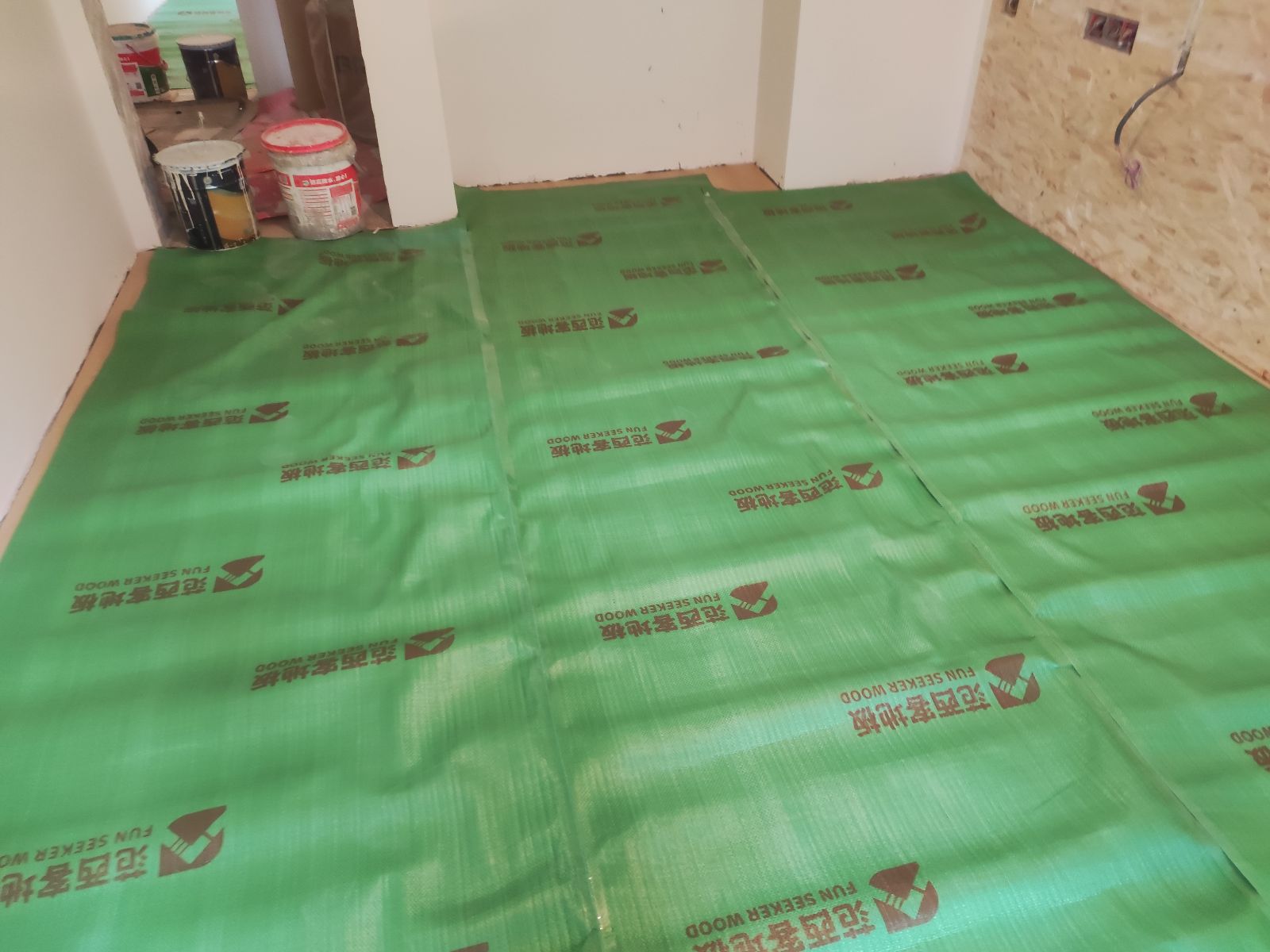 中国上海上海市宝山区高逸路美岸栖庭北区**栋**