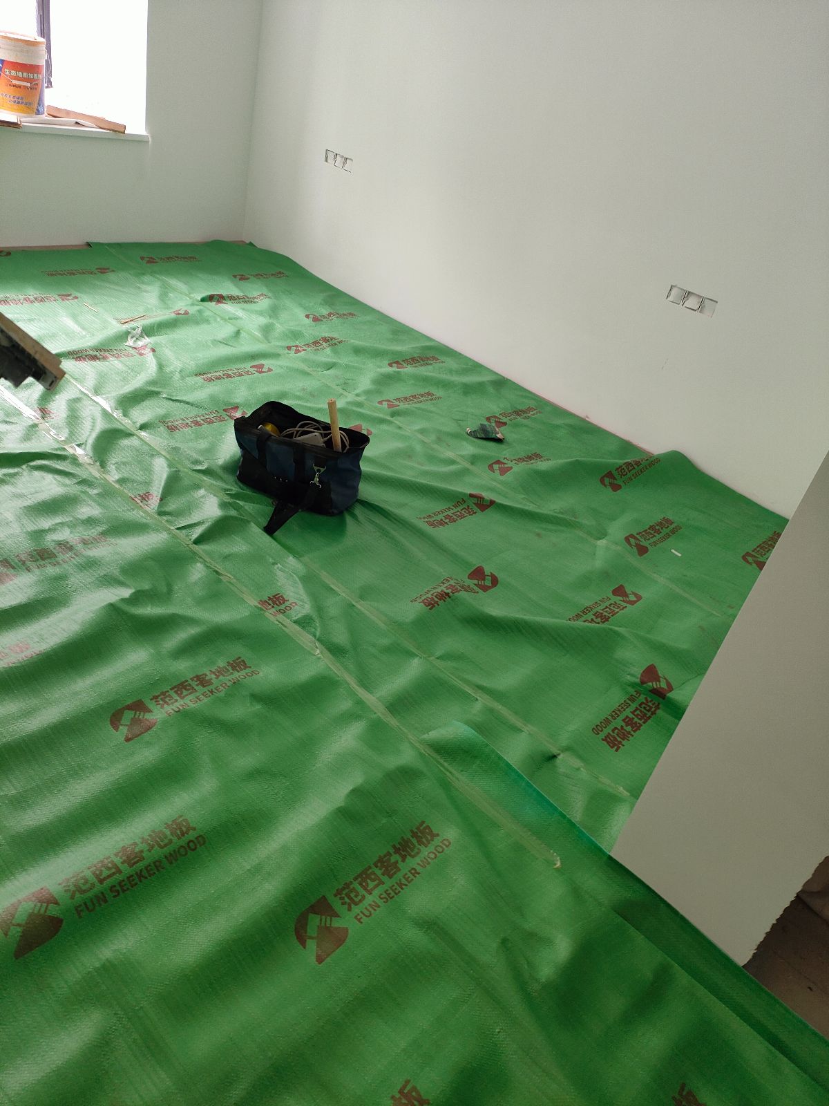 中国江苏省苏州市昆山市公元一号**-**