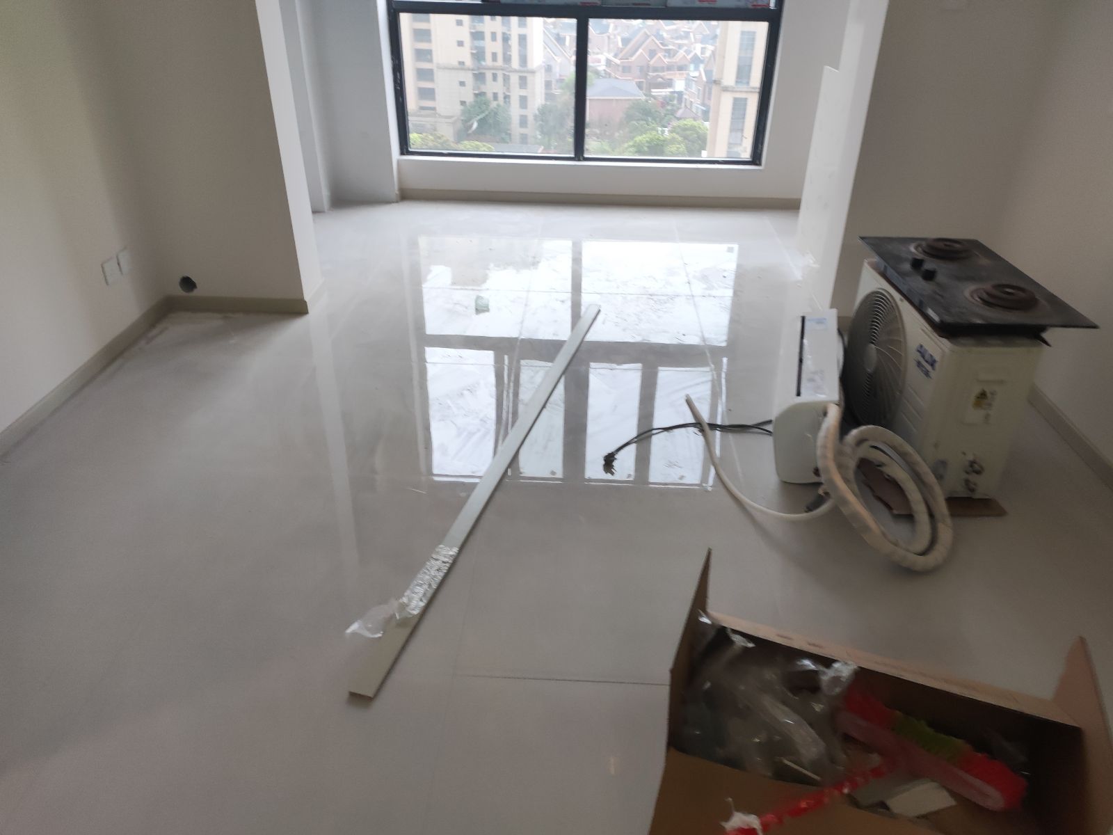 中国江苏省苏州市昆山市张浦裕花园**栋**室