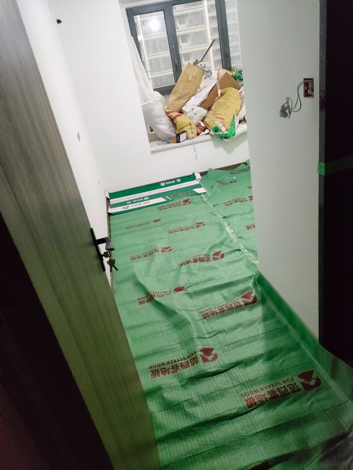 中国上海上海市青浦区上海葑漾里南区**栋**单元**室