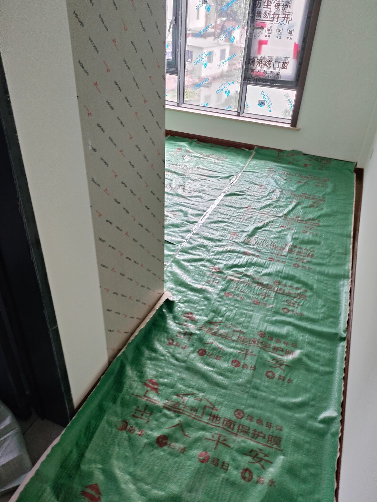中国江苏省苏州市昆山市湖亭西路**号惠龙蟹庄