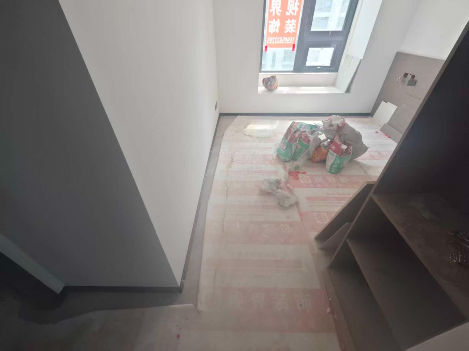 中国江苏省苏州市昆山市张浦湖滨铂悦花园**栋**室